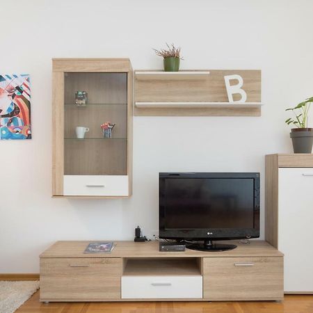 Cute And Sunny Studio In Zagreb With Balcony & Free Parking Екстер'єр фото